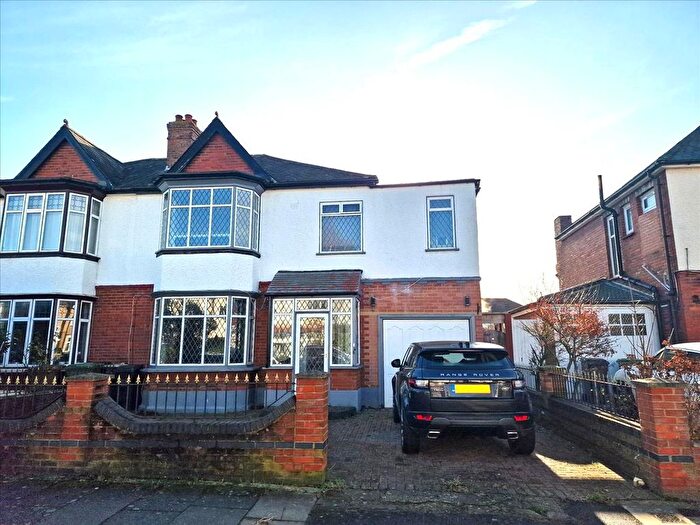 4 Bedroom Semi Detached House For Sale In Crantock Road, London, SE6