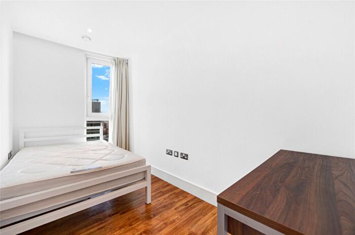 3 Bedroom Apartment To Rent In Alie Street, E1