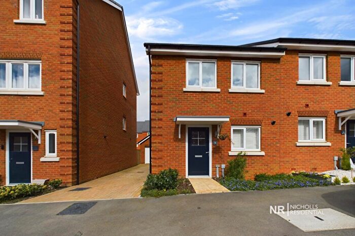 3 Bedroom Semi-Detached House To Rent In Masar Close, West Ewell, Surrey., KT19