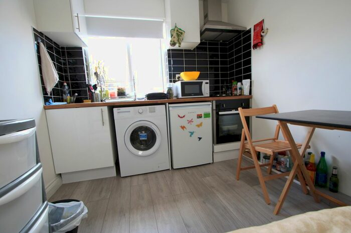 Studio To Rent In Walworth Road, Elephant And Castle, SE17