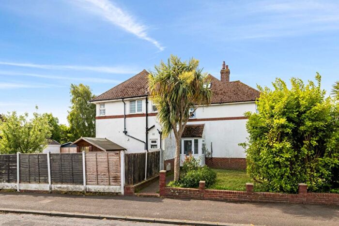 4 Bedroom Semi Detached House For Sale In Surrenden Road, Folkestone, CT19