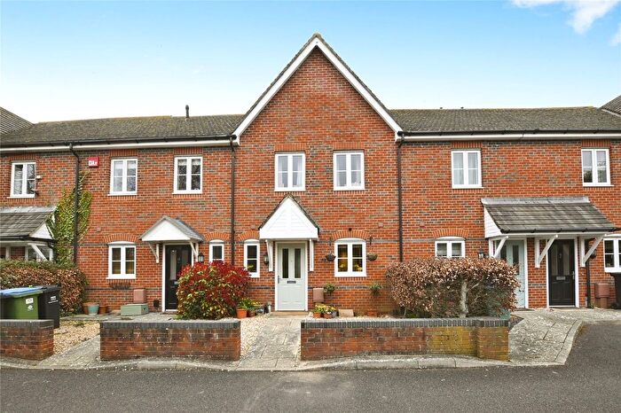 3 Bedroom Terraced House For Sale In School Close, Westergate, PO20