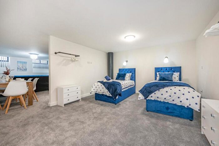 2 Bedroom Apartment For Sale In Conditioning House, Cape Street, Bradford, BD1