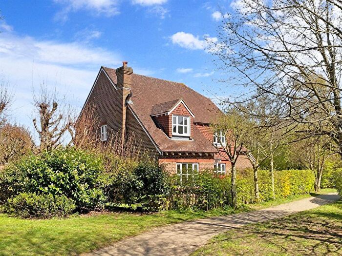 4 Bedroom Detached House For Sale In Goldings Close, Kings Hill, ME19