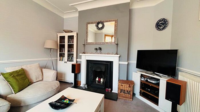 4 Bedroom Detached House For Sale In Kings Road West, Swanage, Dorset, BH19 - Photo 4