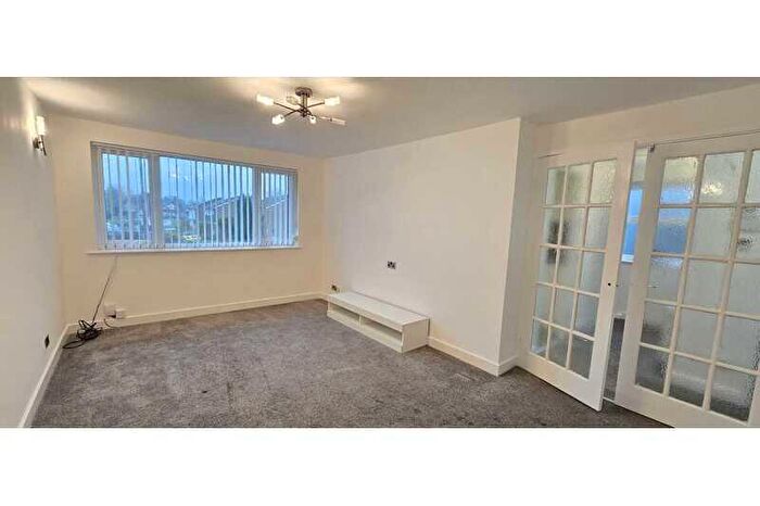 2 Bedroom Flat To Rent In Atherstone Close, Shirley, Solihull, B90