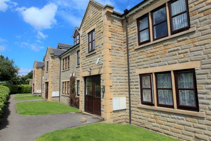 2 Bedroom Apartment To Rent In Calverley Bridge, Leeds, LS13
