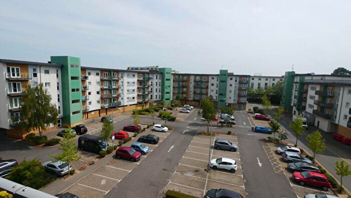 2 Bedroom Apartment To Rent In Clarkson Court, Hatfield, AL10