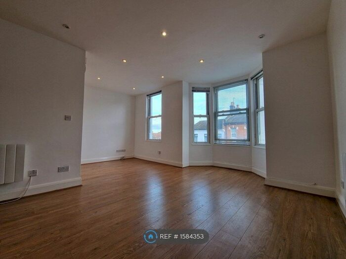 1 Bedroom Flat To Rent In Elmdene Road, London, SE18