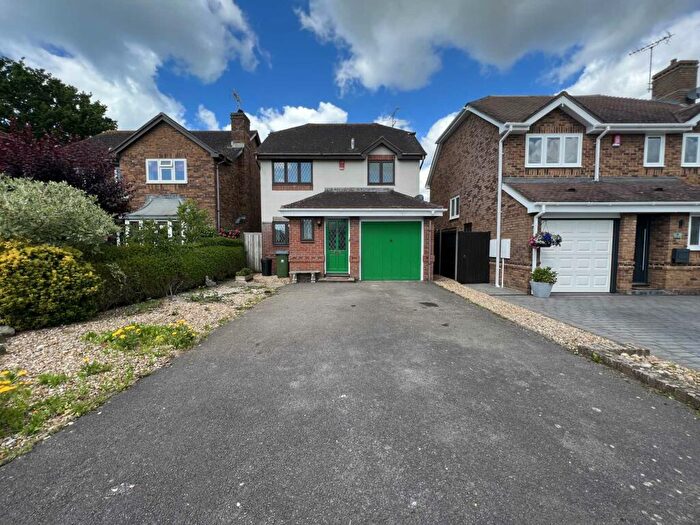 3 Bedroom Detached House To Rent In Juniper Close, Middleton-On-Sea, PO22