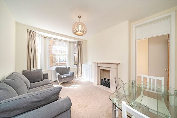2 Bedroom Flat To Rent In Walton Street, London, SW3