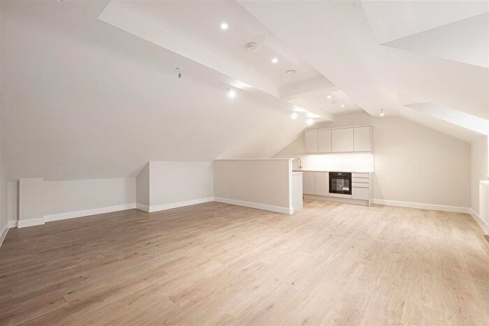 1 Bedroom Flat For Sale In High Street, Ewell, Epsom, KT17