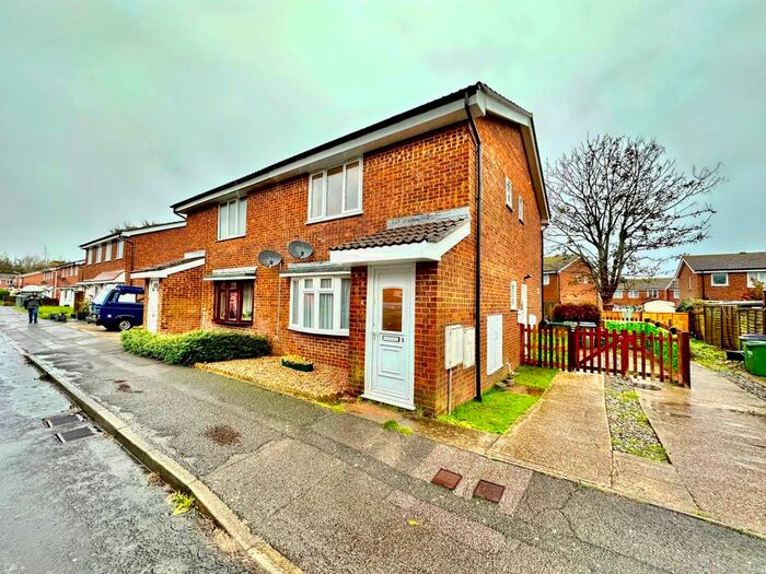 1 Bedroom Flat To Rent In Star Lane, Folkestone, CT19