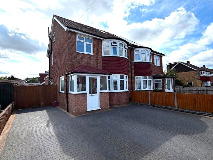 4 Bedroom Semi-Detached House For Sale In Southville Road, Bedfont, Feltham, TW14