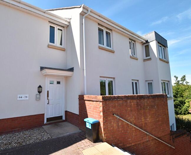 2 Bedroom Flat To Rent In Oakfields, Tiverton, Devon, EX16
