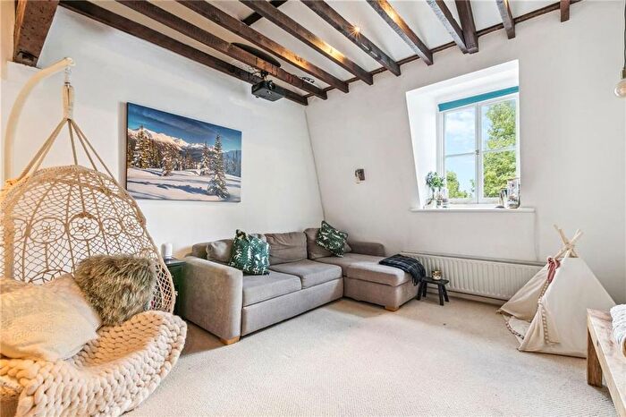 2 Bedroom Flat To Rent In Lennox Gardens, Chelsea, SW1X