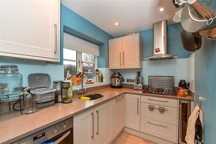 3 Bedroom End Terrace House For Sale In Wightwick Close, Staplehurst, Kent, TN12