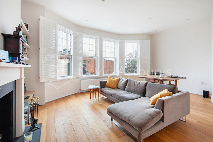 2 Bedroom Apartment To Rent In Fortis Green Road, Muswell Hill, London, N10
