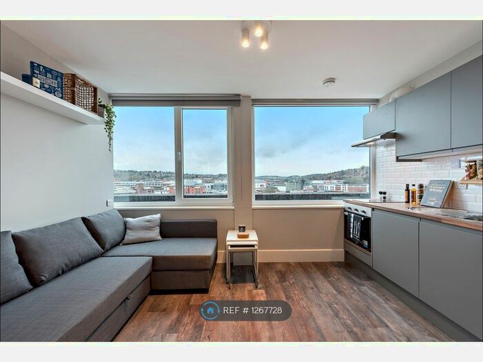 Studio To Rent In High Wycombe, High Wycombe HP13