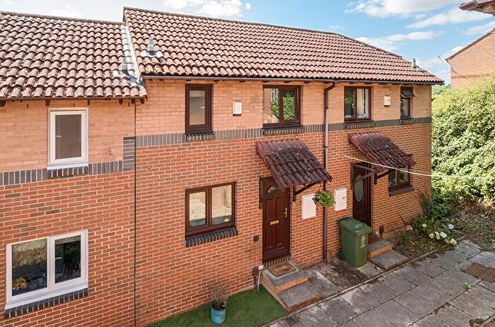 3 Bedroom Terraced House For Sale In Farm Hill, Exeter, Devon, EX4