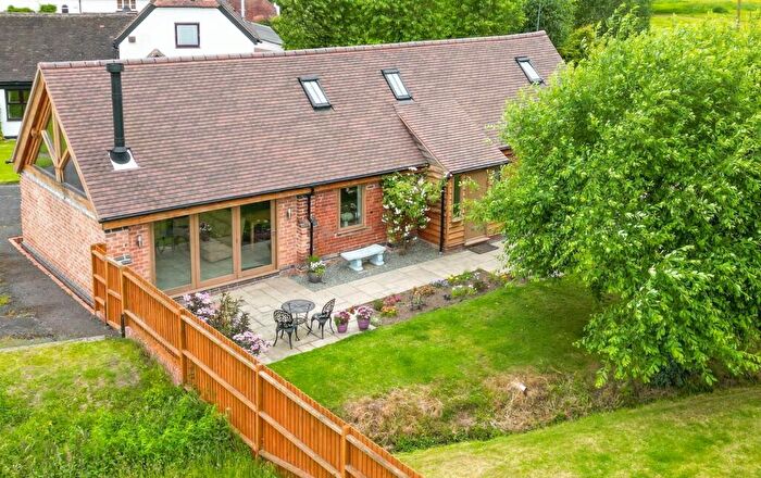 4 Bedroom Barn Conversion For Sale In Green Lane, Callow Hill, B97