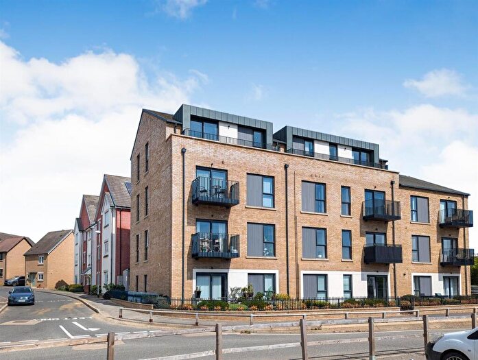 2 Bedroom Apartment For Sale In Roman Road, Corby, NN18