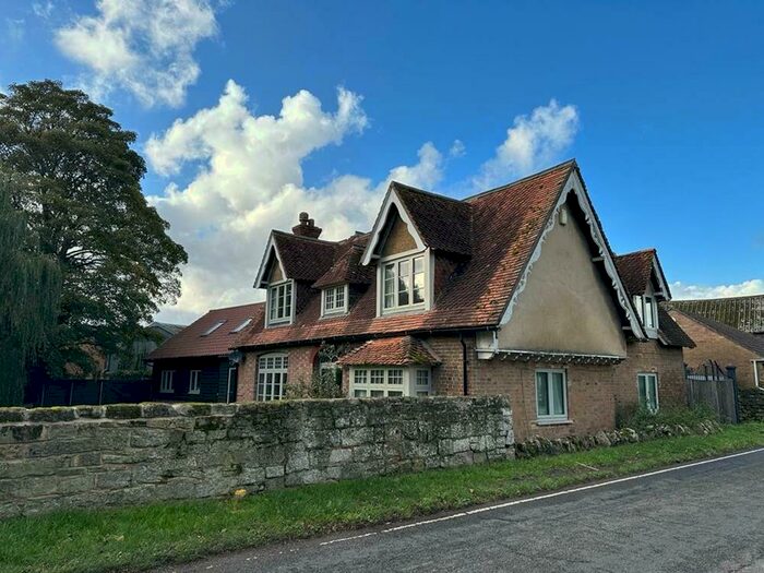 4 Bedroom Farm House To Rent In Box End, Kempston, MK43