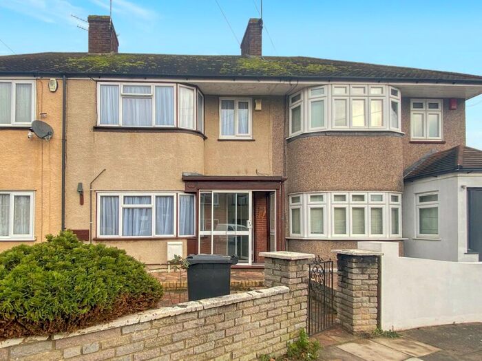 3 Bedroom Terraced House To Rent In Gerald Road, Gravesend, Kent, DA12