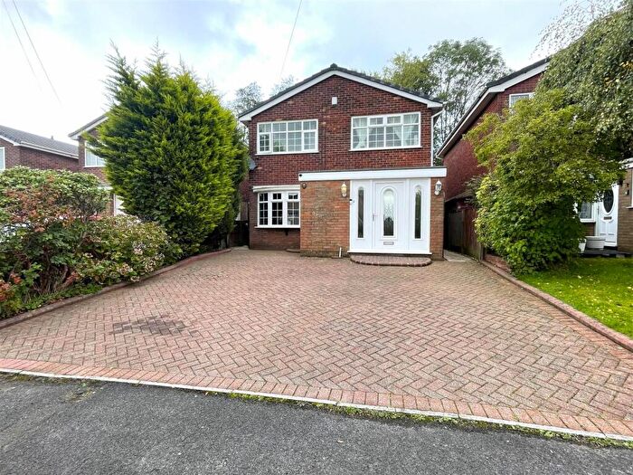 4 Bedroom Detached House For Sale In Delta Close, Royton, Oldham, OL2