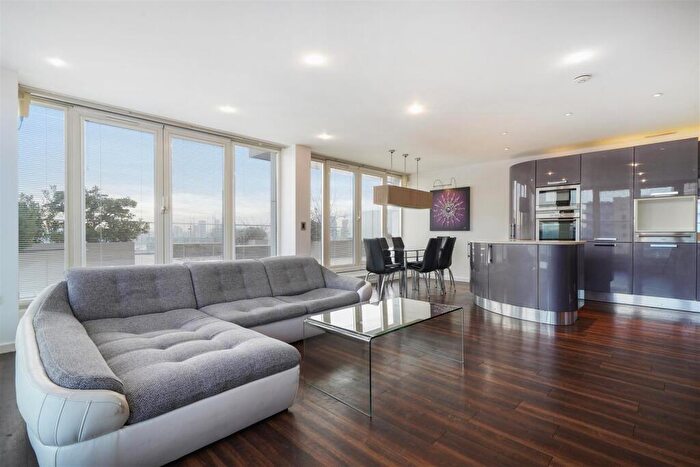 3 Bedroom Flat For Sale In The Oxygen, Western Gateway, E16
