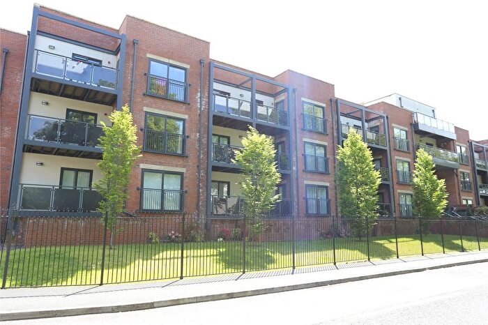 2 Bedroom Flat To Rent In Highmarsh Crescent, Manchester, Greater Manchester, M20