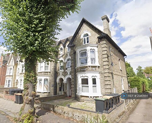 1 Bedroom Flat To Rent In Chaucer Road, Bedford, MK40