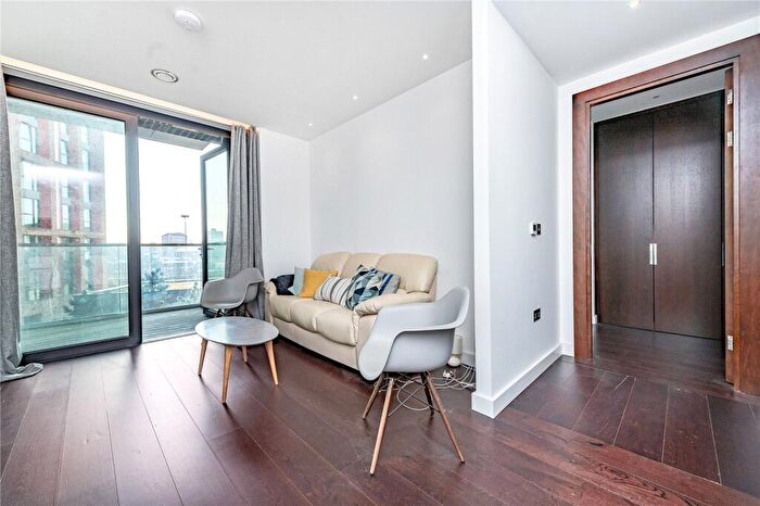1 Bedroom Apartment For Sale In Haines House, The Residence, Charles Clowes Walk, Nine Elms, London, SW11