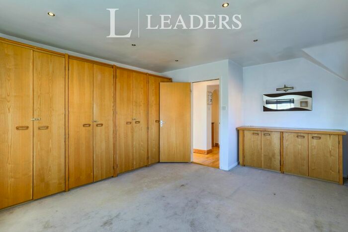 2 Bedroom Flat To Rent In Home Farm, Leek Wootton, CV35