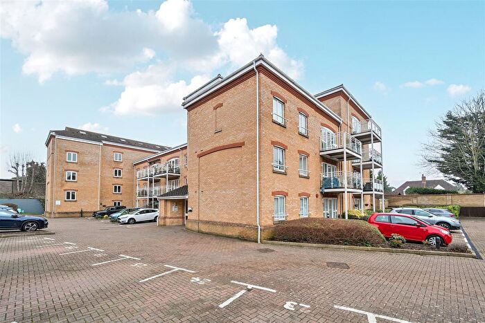 2 Bedroom Flat For Sale In Tonbridge Road, Maidstone, ME16