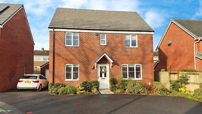 4 Bedroom Detached House For Sale In Llys Castell Newydd, Bridgend, CF31