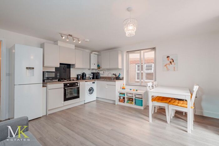 2 Bedroom Flat For Sale In Florence Road, Bournemouth, BH5