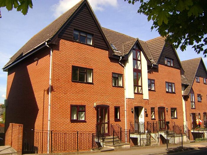 2 Bedroom Flat To Rent In Midhurst Road, Liphook, GU30