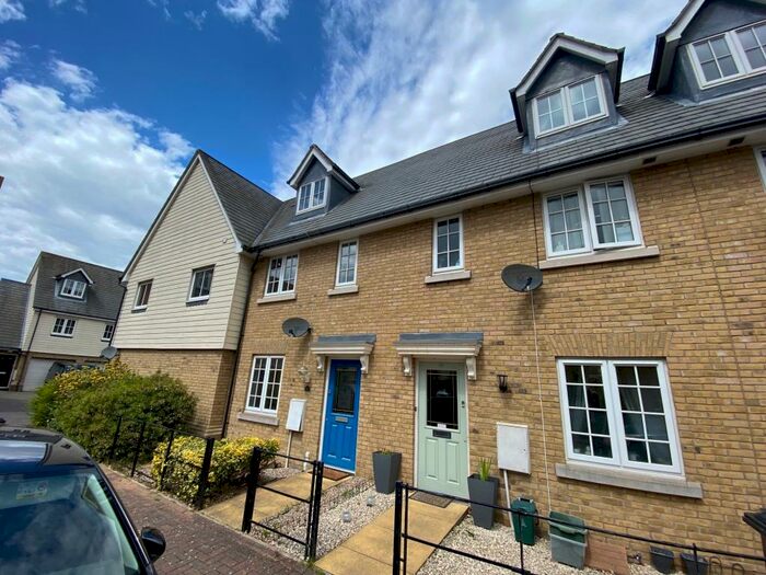 3 Bedroom House To Rent In Cambie Crescent, CO4