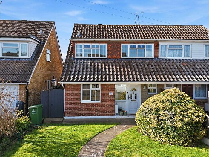 4 Bedroom Semi Detached House For Sale In Highcliffe Close, Wickford, SS11