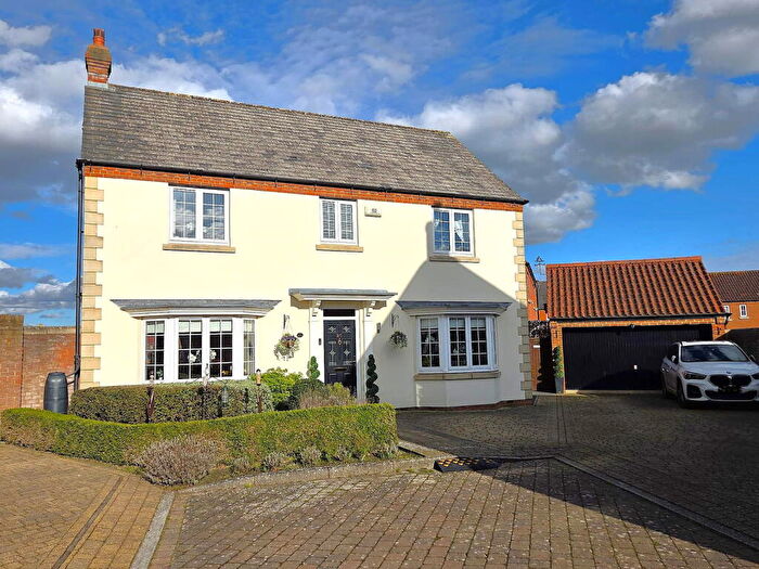 4 Bedroom Detached House For Sale In Nursery Close, Potton, SG19