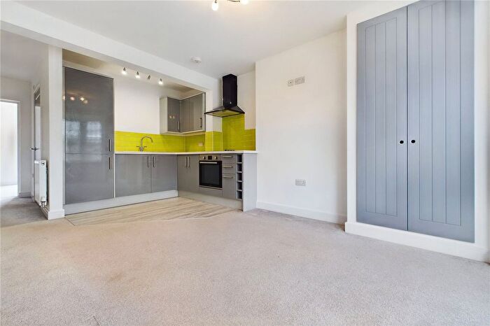 1 Bedroom Flat For Sale In Church Street, Theale, Reading, Berkshire, RG7