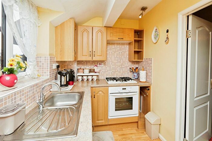 2 Bedroom Flat For Sale In Stenson Road, Derby, DE23