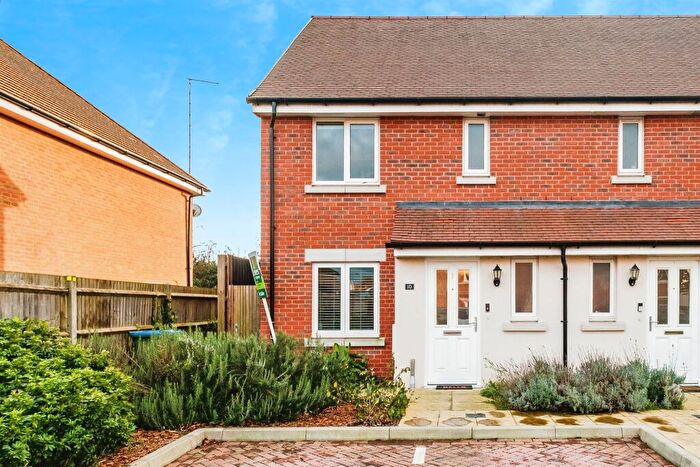 3 Bedroom End Of Terrace House For Sale In Petunia Grove, Wick, Littlehampton, BN17
