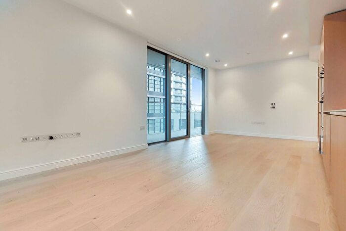 2 Bedroom Flat To Rent In Park Drive, Canary Wharf, London, E14