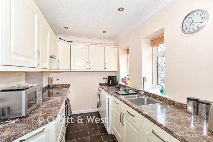 3 Bedroom Semi-Detached House For Sale In Barn House Lane, Pulborough, West Sussex, RH20
