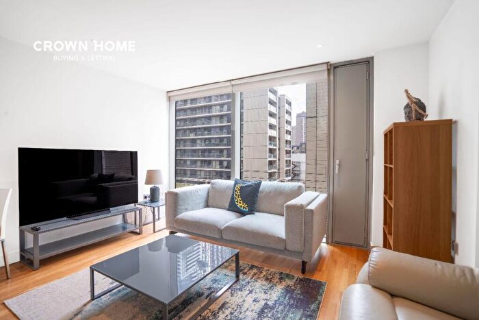1 Bedroom Apartment To Rent In Landmark West Tower, Marsh Wall, Canary Wharf, E14