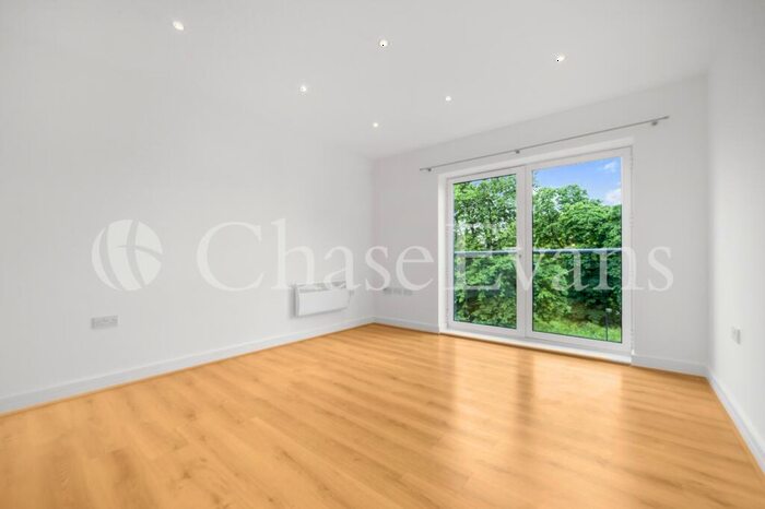 1 Bedroom Apartment To Rent In Birdwood Avenue, Hither Green, SE13