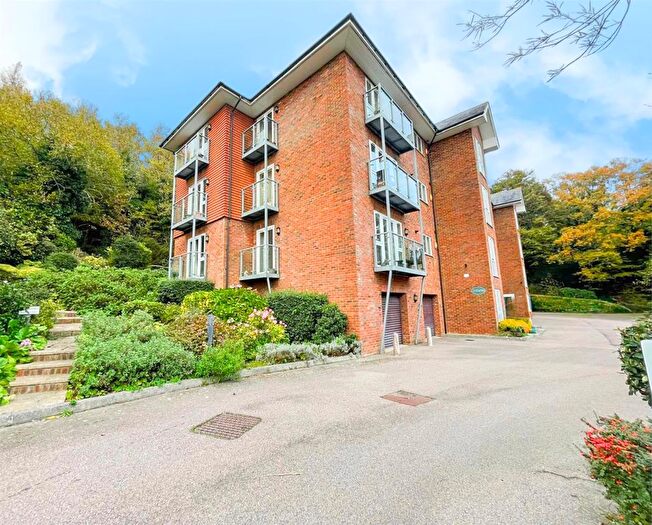 2 Bedroom Flat To Rent In Beachy Head View, St. Leonards, TN38