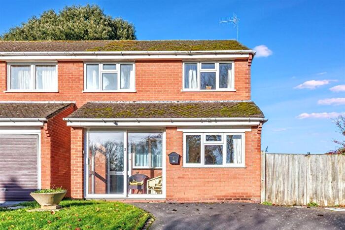 3 Bedroom Terraced House For Sale In Brook Lane, Newbold On Stour, CV37